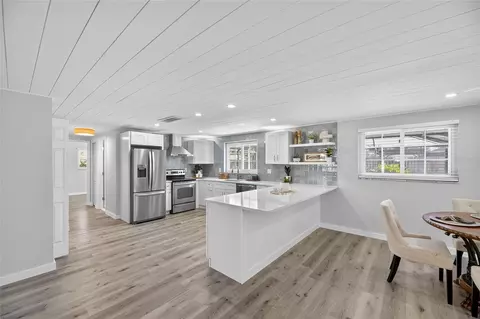 Kitchen - 635 Jamaica Cir E, Apollo Beach, FL 33572 photo 1 of 8
