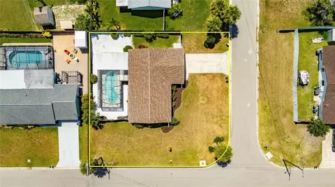 View/Area - 635 Jamaica Cir E, Apollo Beach, FL 33572 photo 3 of 4