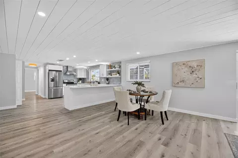 Dining - 635 Jamaica Cir E, Apollo Beach, FL 33572 photo 1 of 3