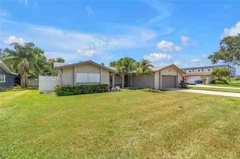 9800 2nd St N, Saint Petersburg, FL 33702