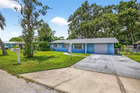 5943 Cypress St, Zephyrhills, FL 33542