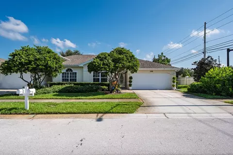 2198 Andrews Ct, Dunedin, FL 34698