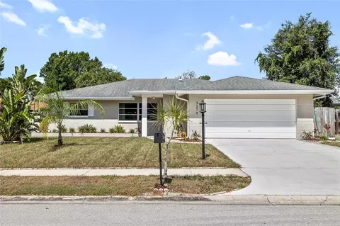 3279 Spanish Moss Ln, Palm Harbor, FL 34684