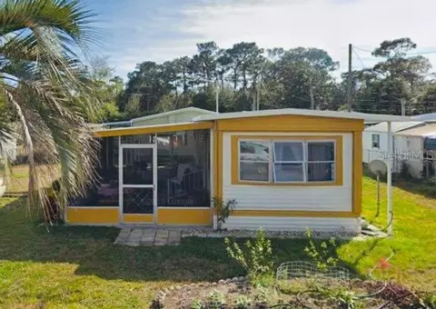 39206 Hillcrest Dr, Zephyrhills, FL 33542