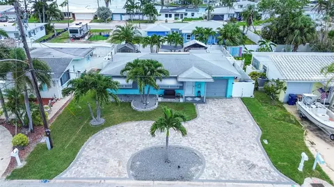 725 Sunset Cv, Madeira Beach, FL 33708