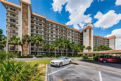 5400 Park St N #609, Saint Petersburg, FL 33709