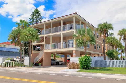 44 Gulf Blvd #204, Indian Rocks Beach, FL 33785