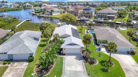4621 Dewey Dr, New Port Richey, FL 34652