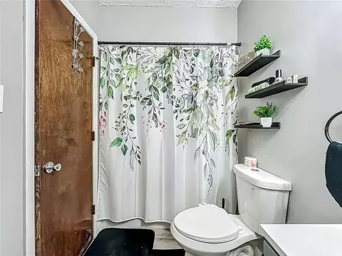 Bath - 8016 Formby St, Riverview, FL 33578 photo 5 of 5