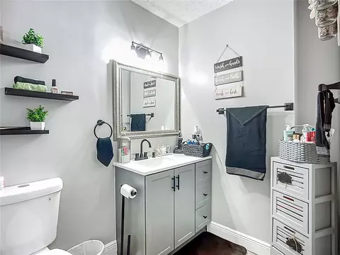 Bath - 8016 Formby St, Riverview, FL 33578 photo 4 of 5