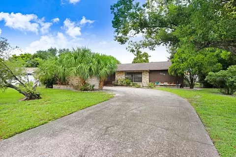 2214 Cornell Dr, Riverview, FL 33578