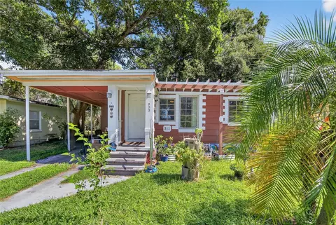 753 29th Ave S, Saint Petersburg, FL 33705