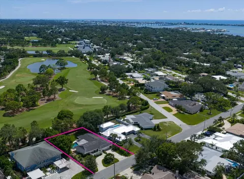 811 Osceola Rd, Belleair, FL 33756