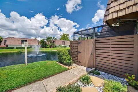 15229 W Pond Woods Dr, Tampa, FL 33618