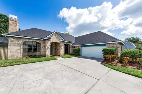 10480 Longwood Dr, Seminole, FL 33777