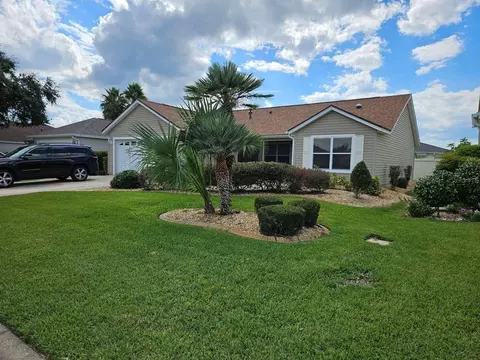 702 Pine Hills Pl, The Villages, FL 32162