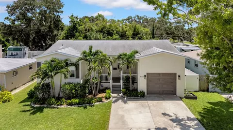 4111 Helena St NE, Saint Petersburg, FL 33703
