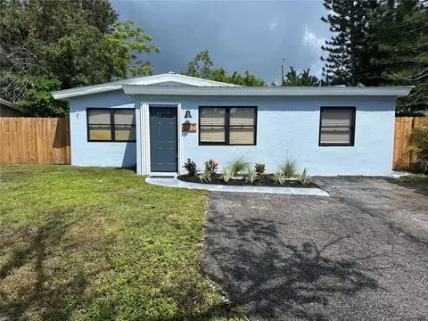 217 Emerald Ln, Largo, FL 33771