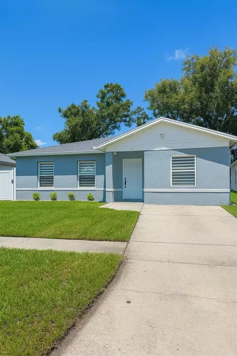 8706 Fish Lake Rd, Tampa, FL 33619