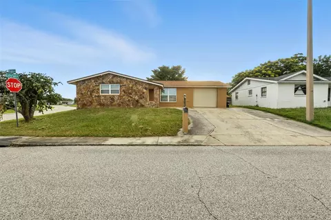 9239 Palm Ave, Port Richey, FL 34668