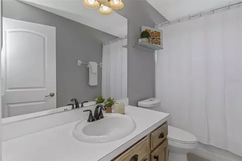 Bath - 14818 Edgemere Dr, Spring Hill, FL 34609 photo 8 of 10