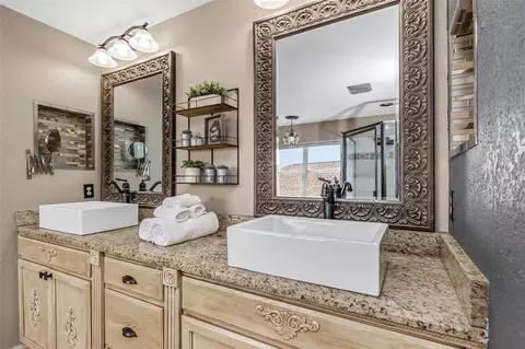Bath - 14818 Edgemere Dr, Spring Hill, FL 34609 photo 4 of 10