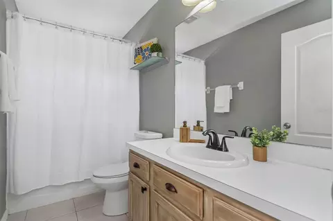 Bath - 14818 Edgemere Dr, Spring Hill, FL 34609 photo 6 of 10