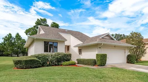 1023 Lake Avoca Pl, Tarpon Springs, FL 34689