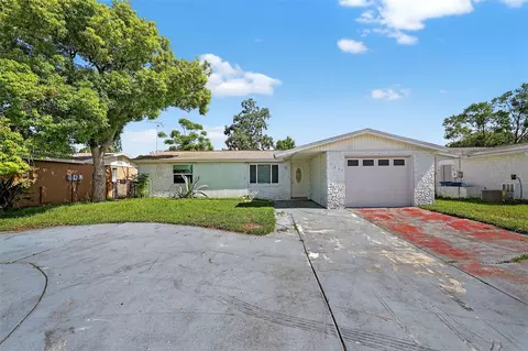 7015 Oakshire Dr, Port Richey, FL 34668