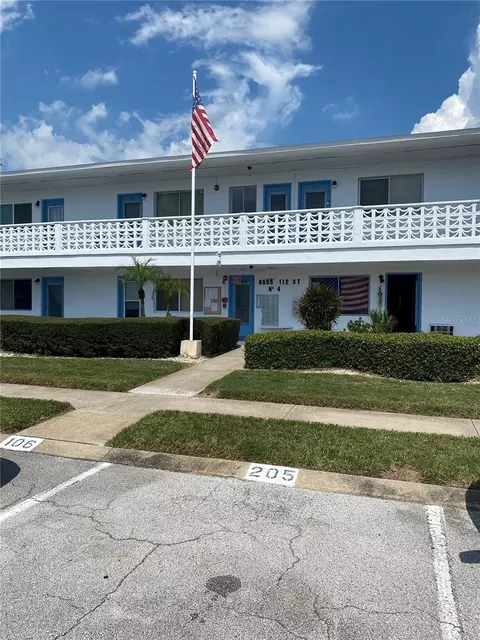8555 112th St #106, Seminole, FL 33772