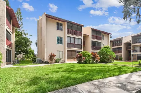 3849 S Lake Dr #184, Tampa, FL 33614