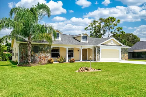 8107 Greenside Ln, Hudson, FL 34667