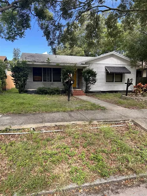 1110 12th St N, Saint Petersburg, FL 33705