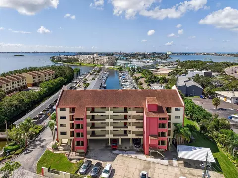1750 S Harbor Pl S #302, South Pasadena, FL 33707