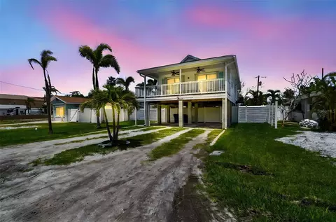 16313 1st St E, Redington Beach, FL 33708 photo 1