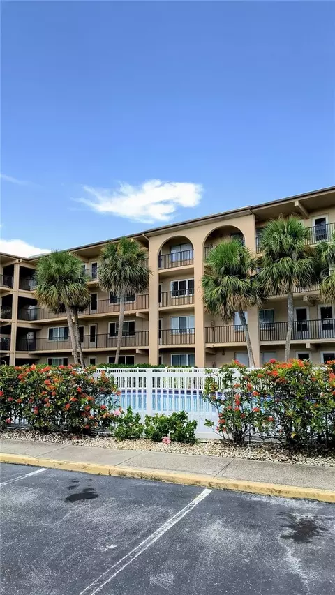 2525 W Bay Dr #C12, Belleair Bluffs, FL 33770
