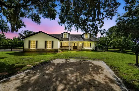 2513 N Valrico Rd, Seffner, FL 33584