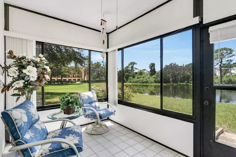 8186 Terrace Garden Dr N #101, Saint Petersburg, FL 33709