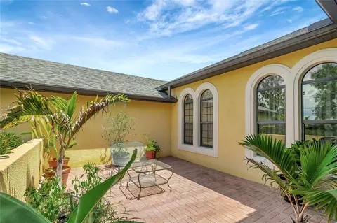Exterior - 9317 Lisbon St, Seffner, FL 33584 photo 2 of 12