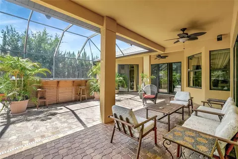Exterior - 9317 Lisbon St, Seffner, FL 33584 photo 5 of 12