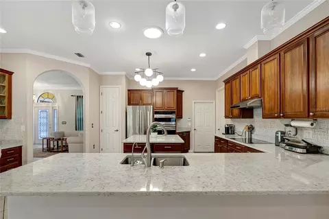 Kitchen - 9317 Lisbon St, Seffner, FL 33584 photo 4 of 9