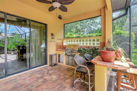 Exterior - 9317 Lisbon St, Seffner, FL 33584 photo 7 of 12