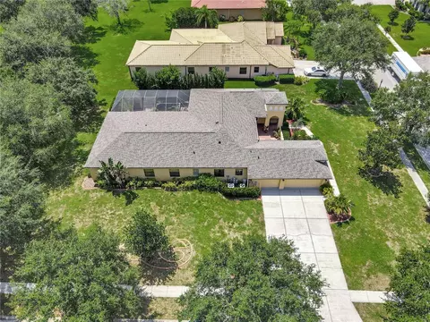 View/Area - 9317 Lisbon St, Seffner, FL 33584 photo 5 of 6