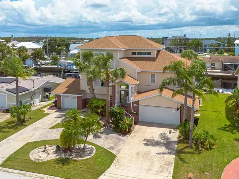 8100 Brighton Dr, Port Richey, FL 34668