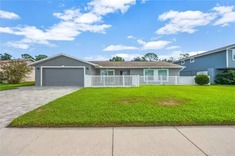 4002 Briarlake Dr, Valrico, FL 33596