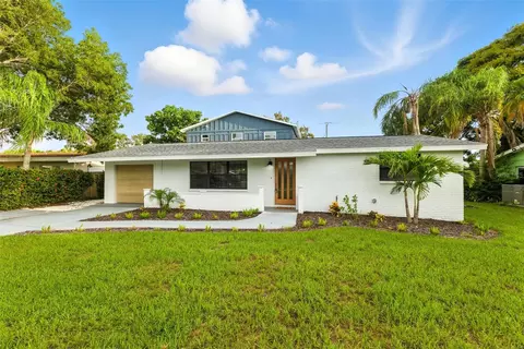 5321 13th Avenue Dr W, Bradenton, FL 34209