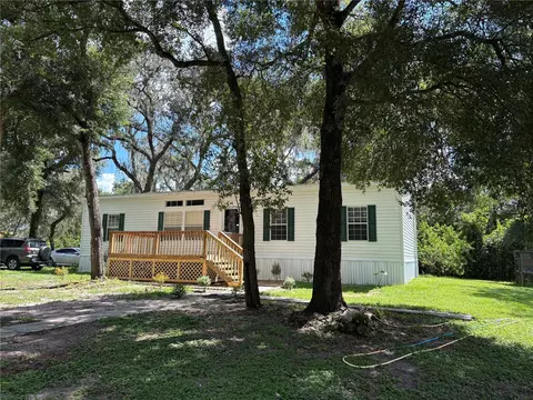 33284 Rowntree Dr, Dade City, FL 33523