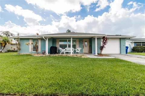 7520 Holly Lake Ln, New Port Richey, FL 34653