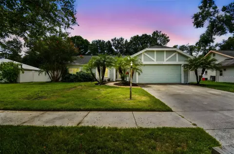 9203 Regents Park Dr, Tampa, FL 33647