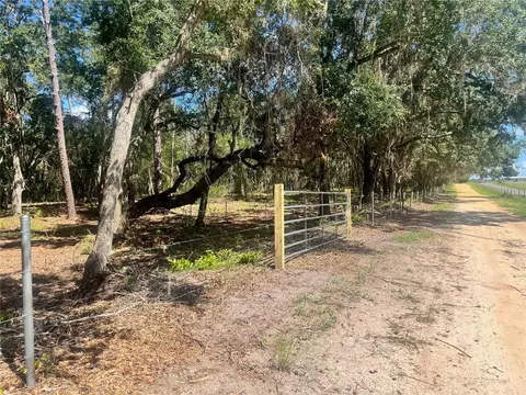 2 Sendcastle Dr, Groveland, FL 34736